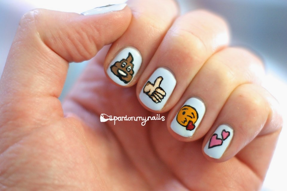 Маникюр с рожицами