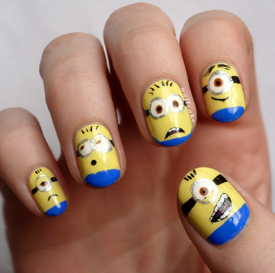Ногти для подростков со смайликами
