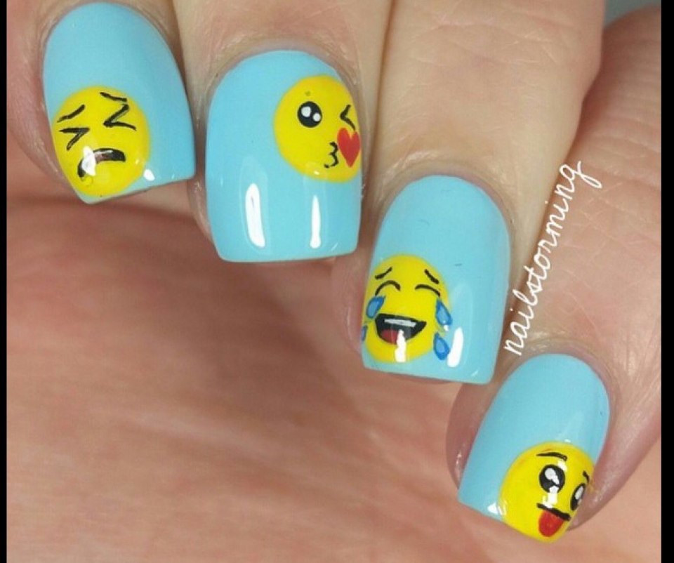 Маникюр на короткие ногти с мордочками