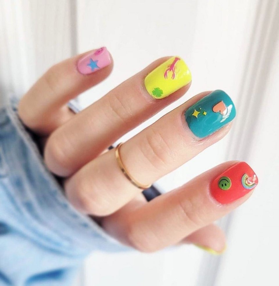 Маникюр лего