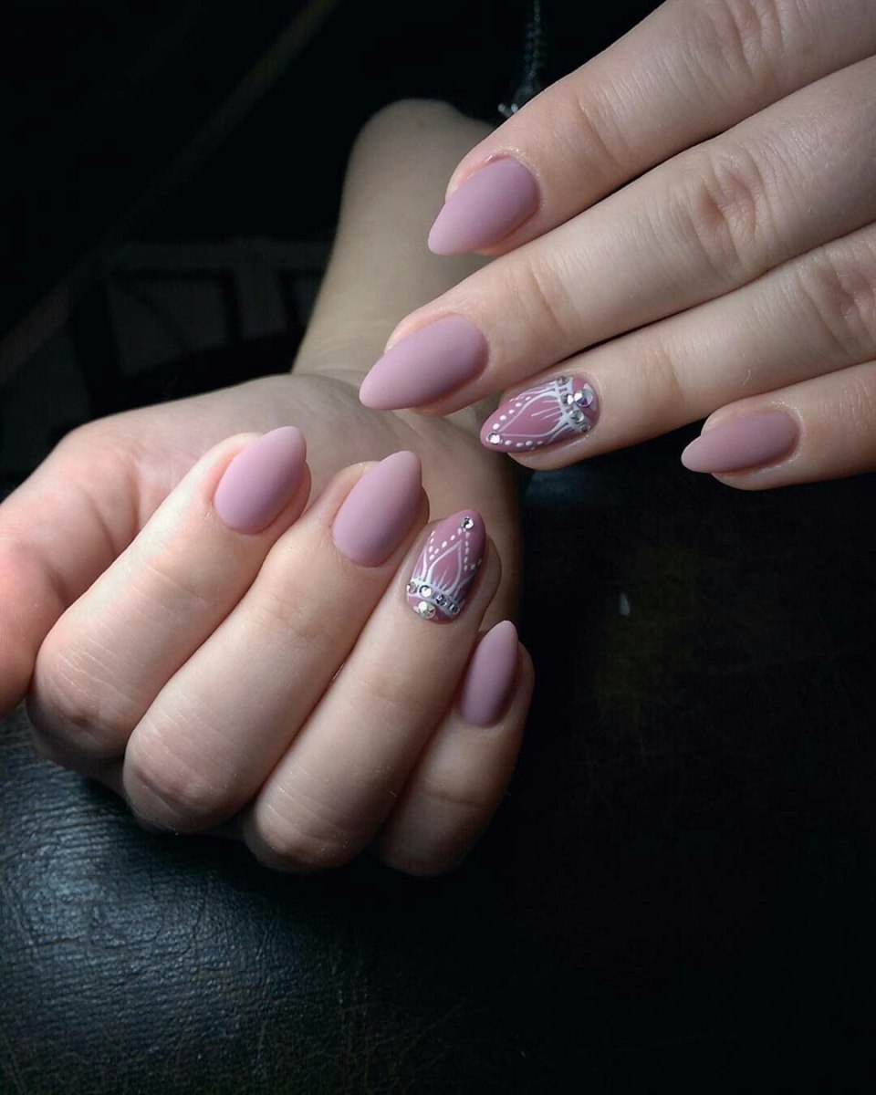 Короткие овальные ногти