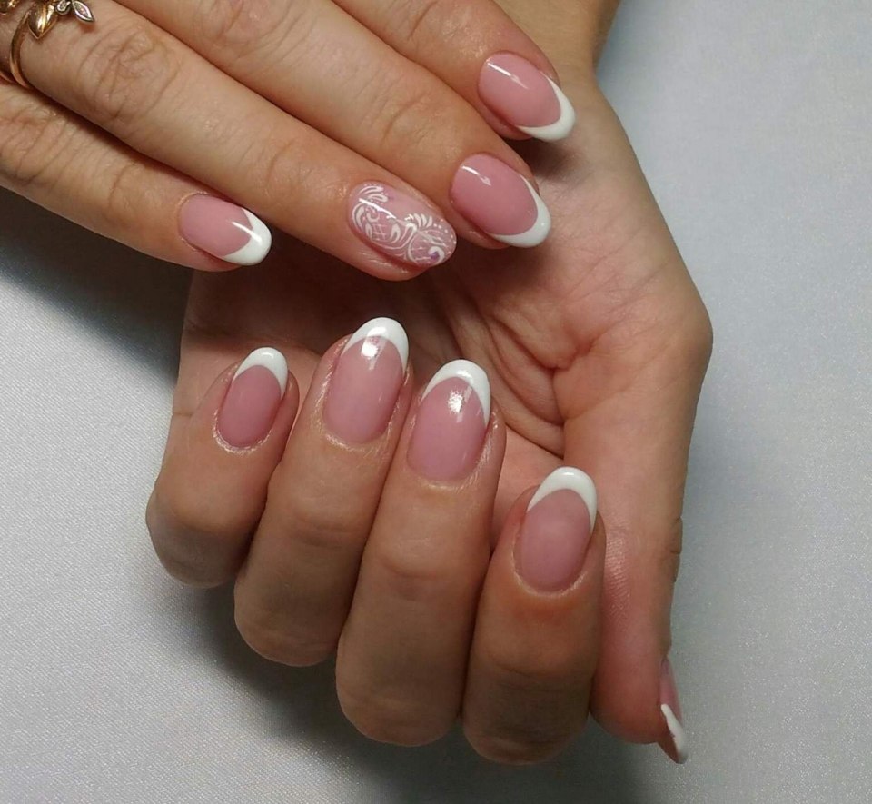 Френч на короткие круглые ногти