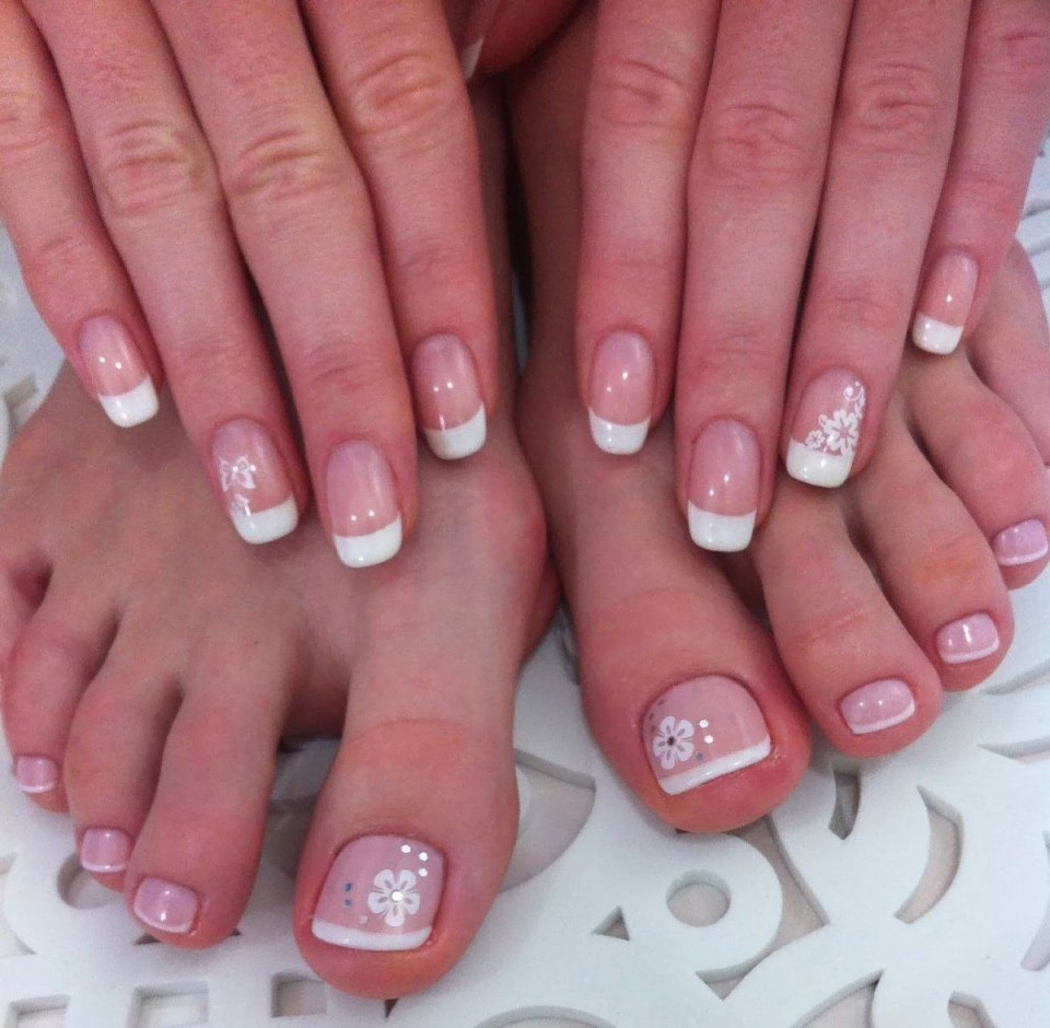 Красивый свадебный педикюр