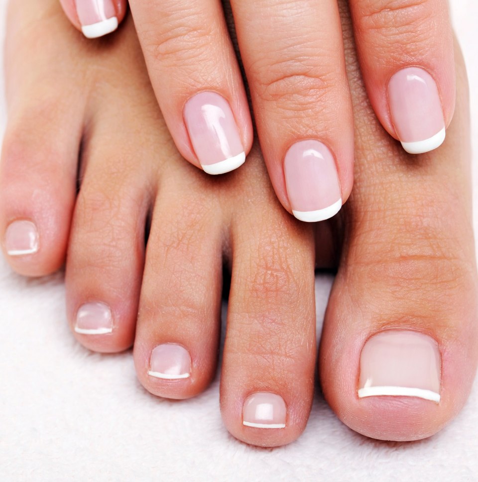 Педикюр в нюдовом цвете