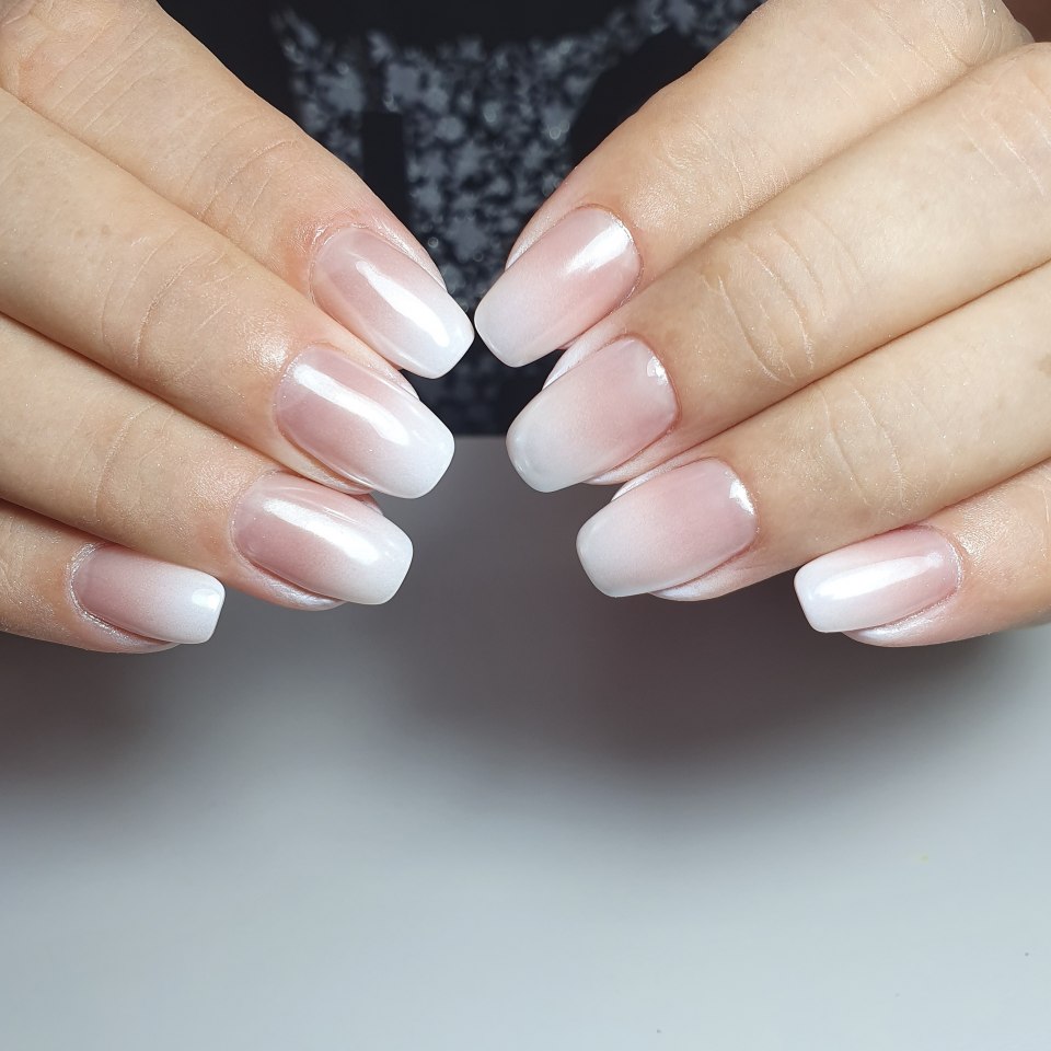 Френч омбре миндаль