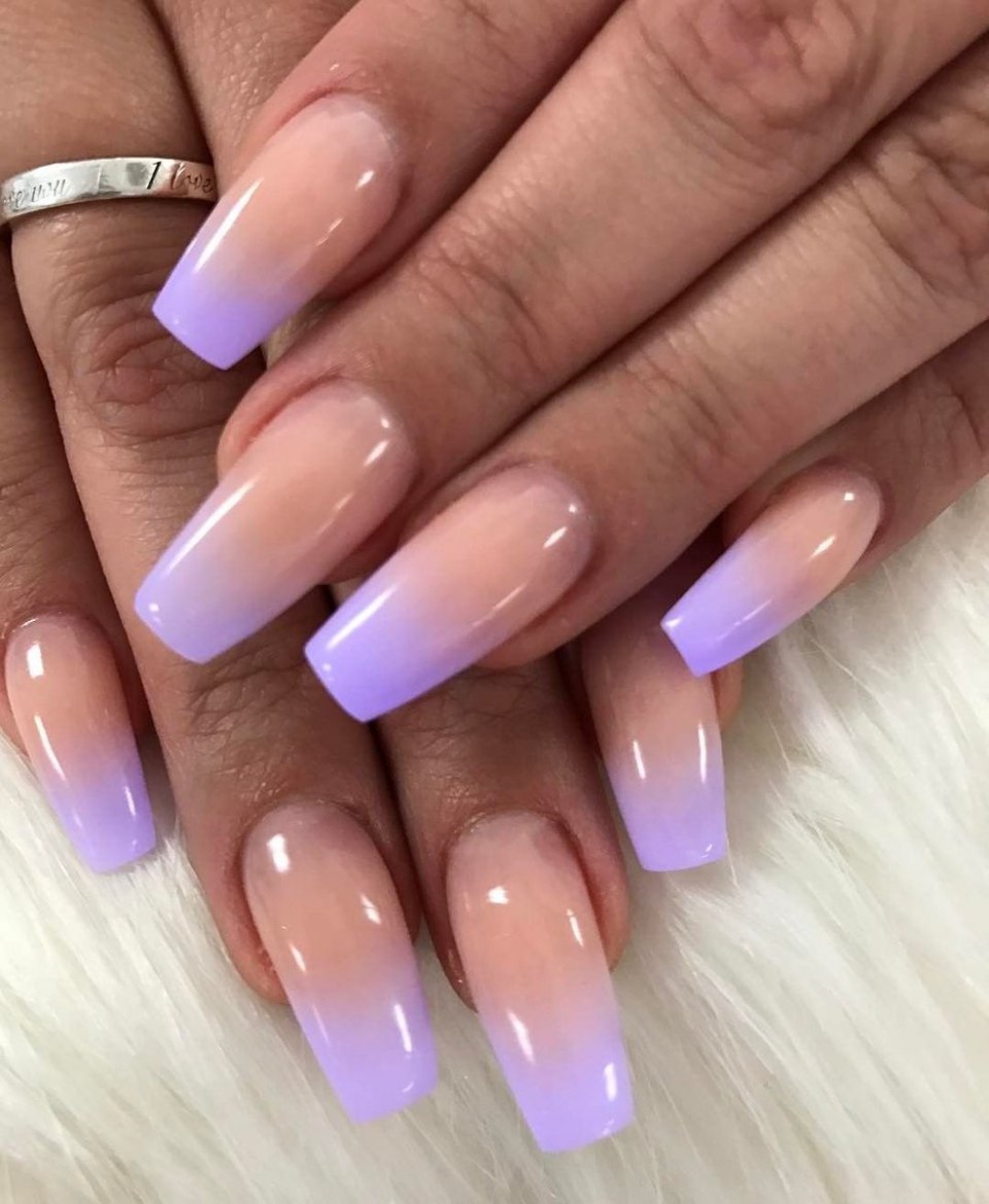 Разноцветное омбре на ногтях