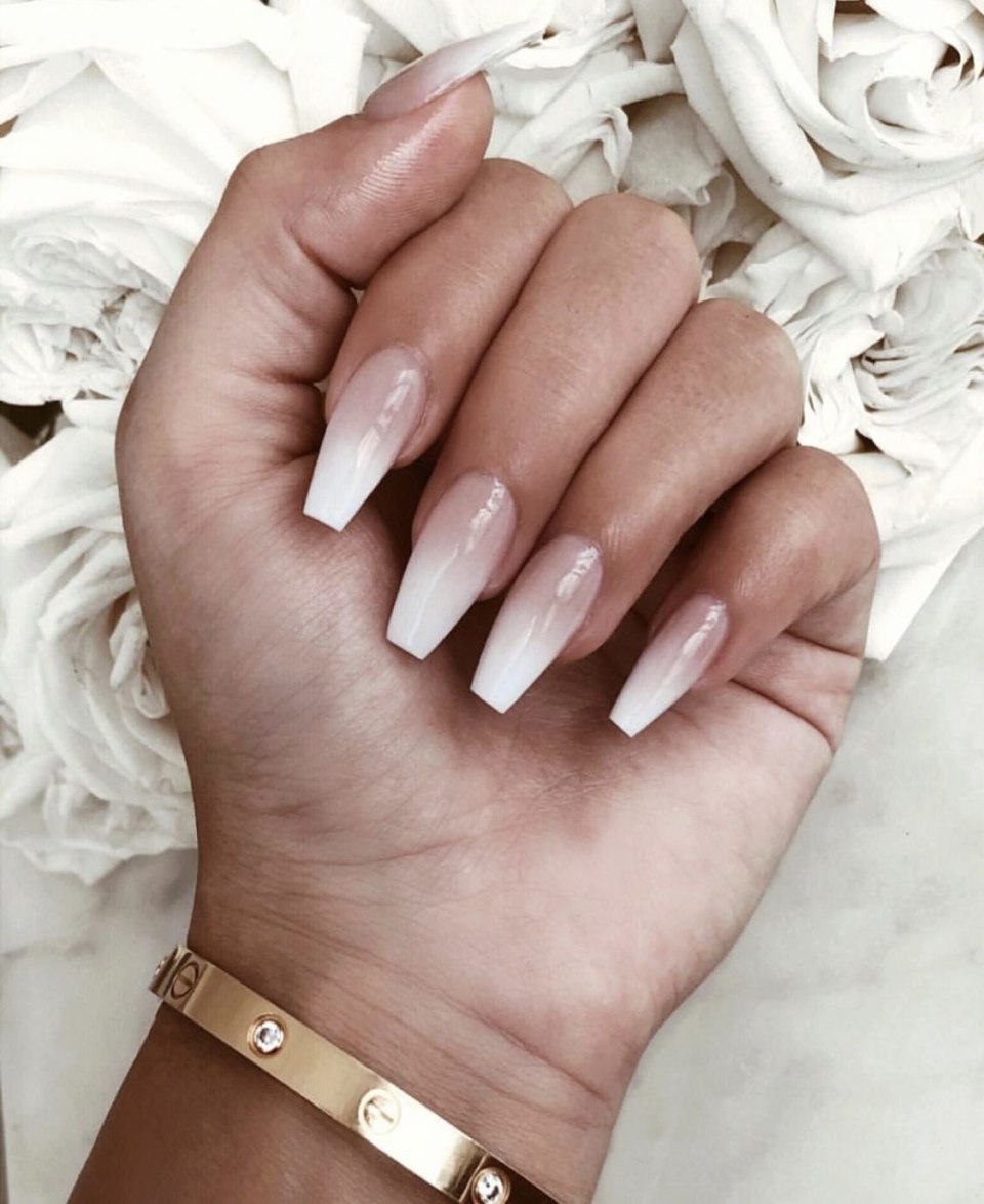 Маникюр нюд на длинные ногти