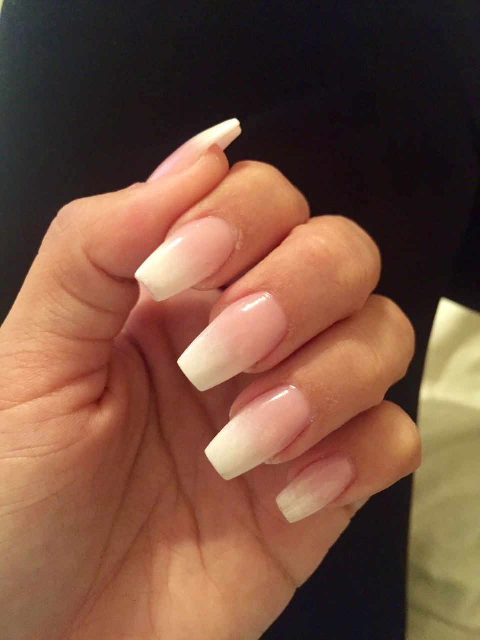 Маникюр омбре на длинные ногти бело бежевые