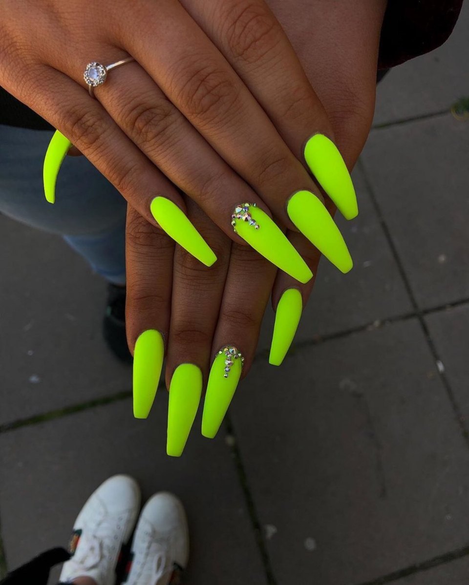 Летний маникюр на длинные ногти