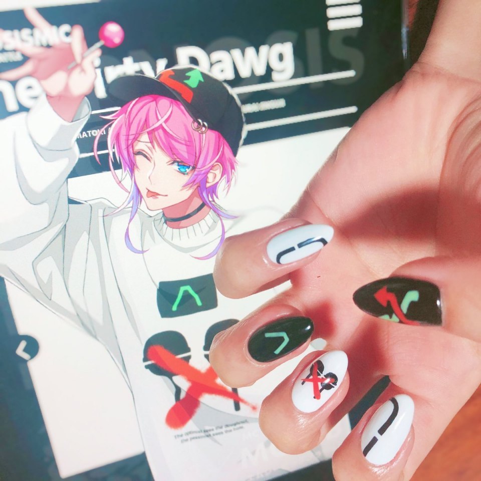 Маникюр в стиле аниме легкий
