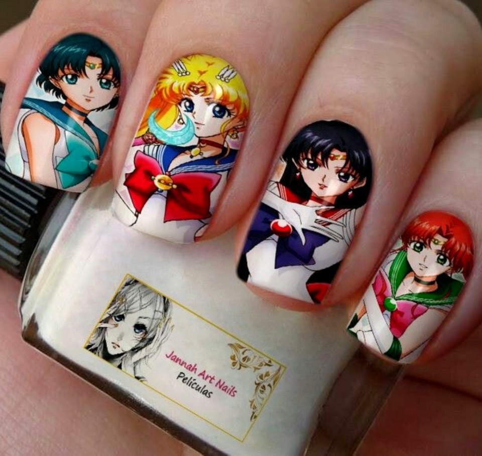 Маникюр Sailor Moon