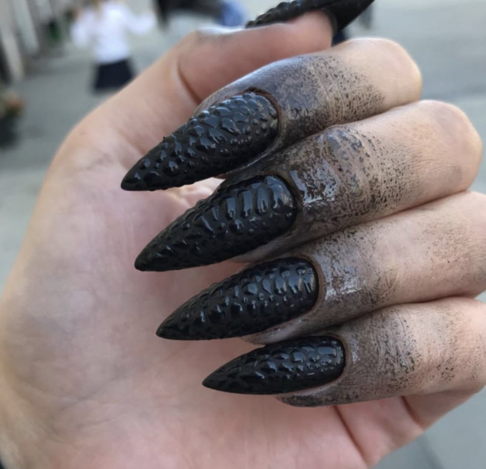 Неудачный маникюр