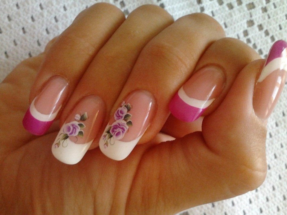 Розовый френч на ногтях с рисунком