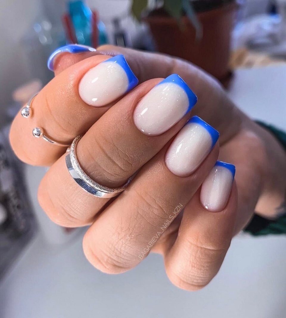 Молочный маникюр френч цветной