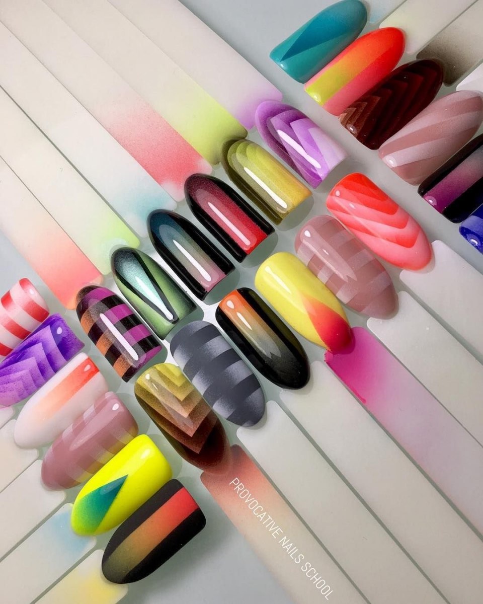 Аэрография на ногтях