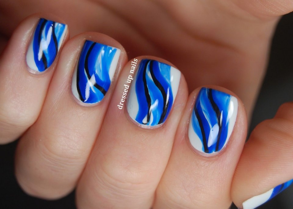 Маникюр с разводами