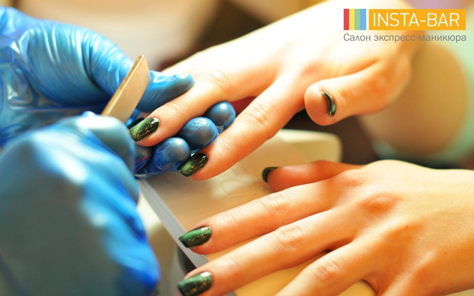 Ногти разного цвета