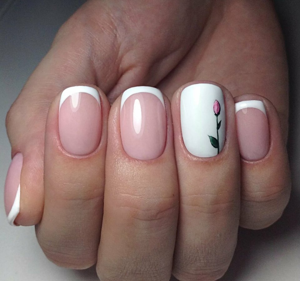 Маникюр на короткие овальные ногти френч