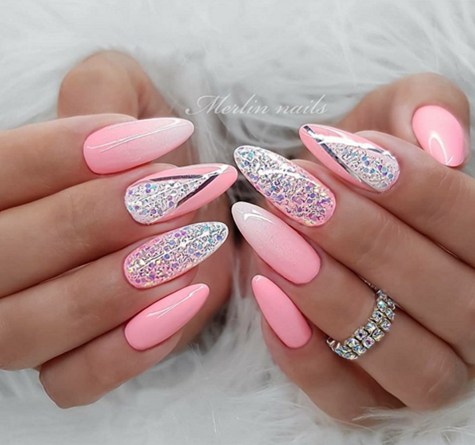 Розовые ногти