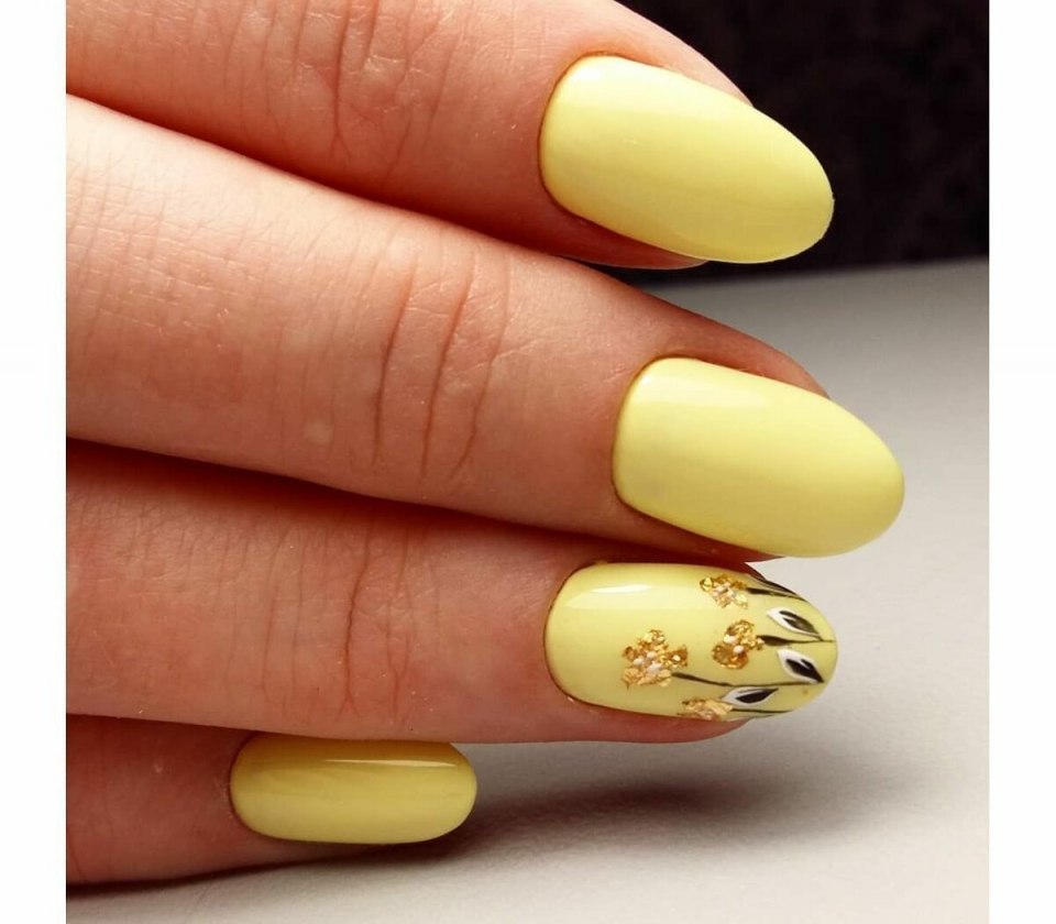 Желтые ногти