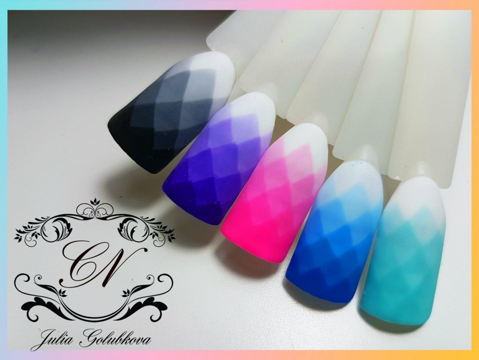 Маникюр геометрический градиент
