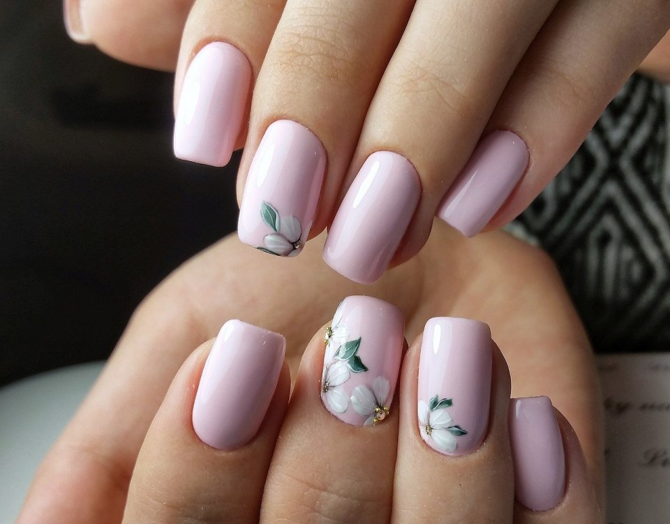 Ногти спокойные тона