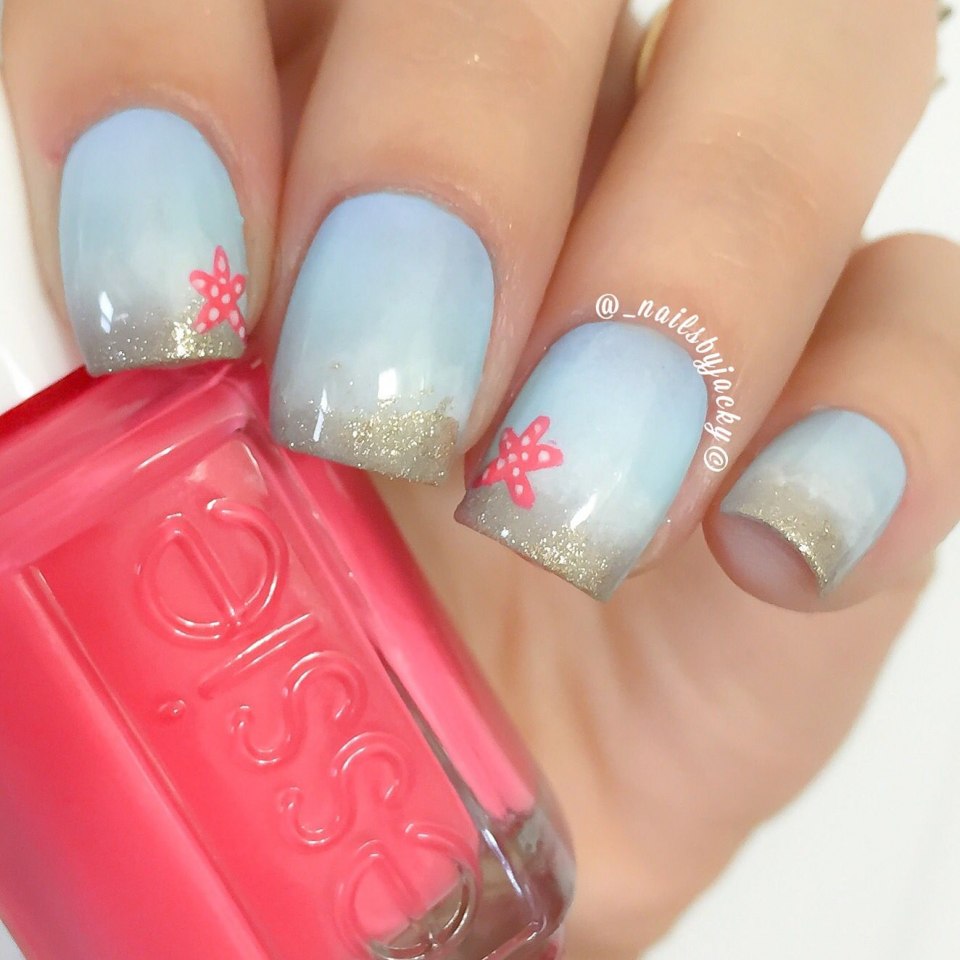 Градиентный маникюр для отпуска