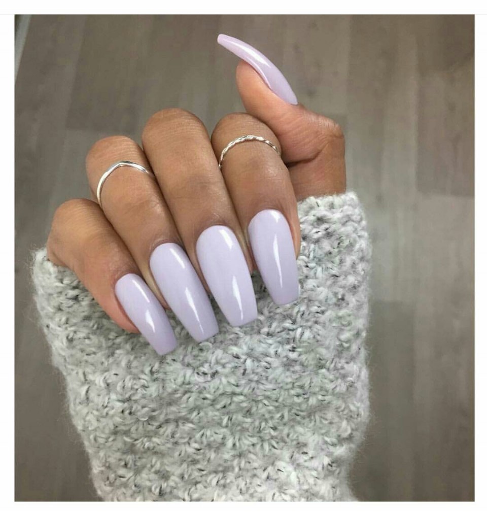 Маникюр в пастельных тонах на длинные ногти