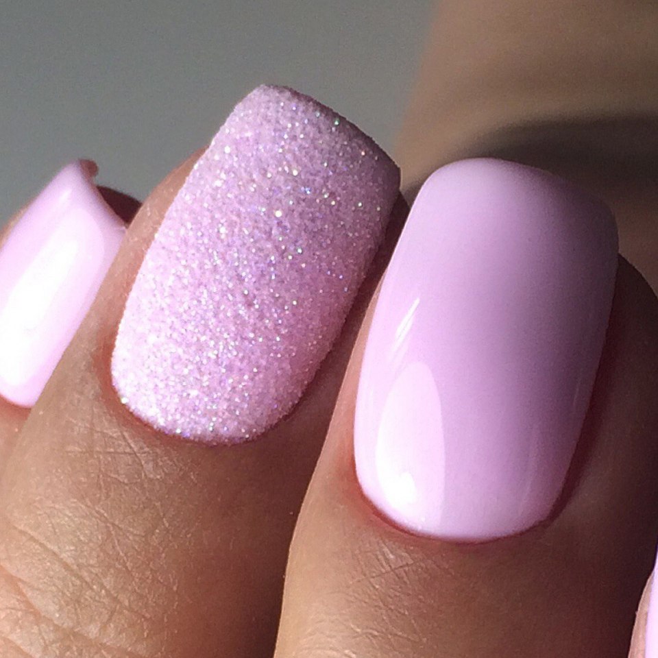 Розоофиолетовый маникюр