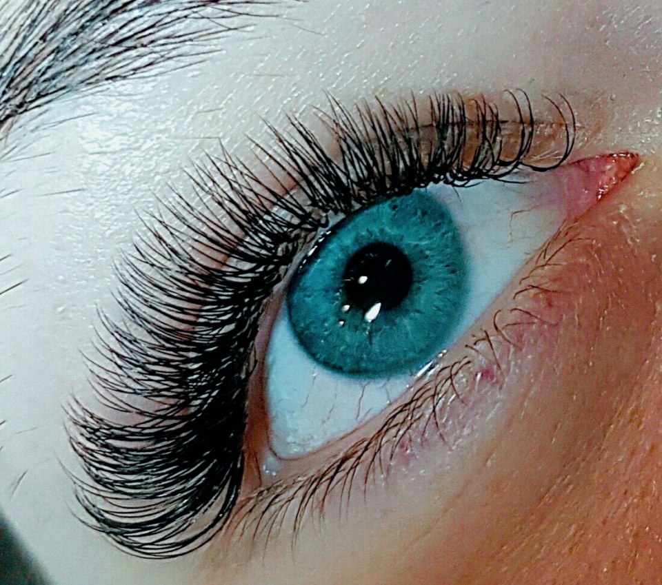 Нарощенные ресницы