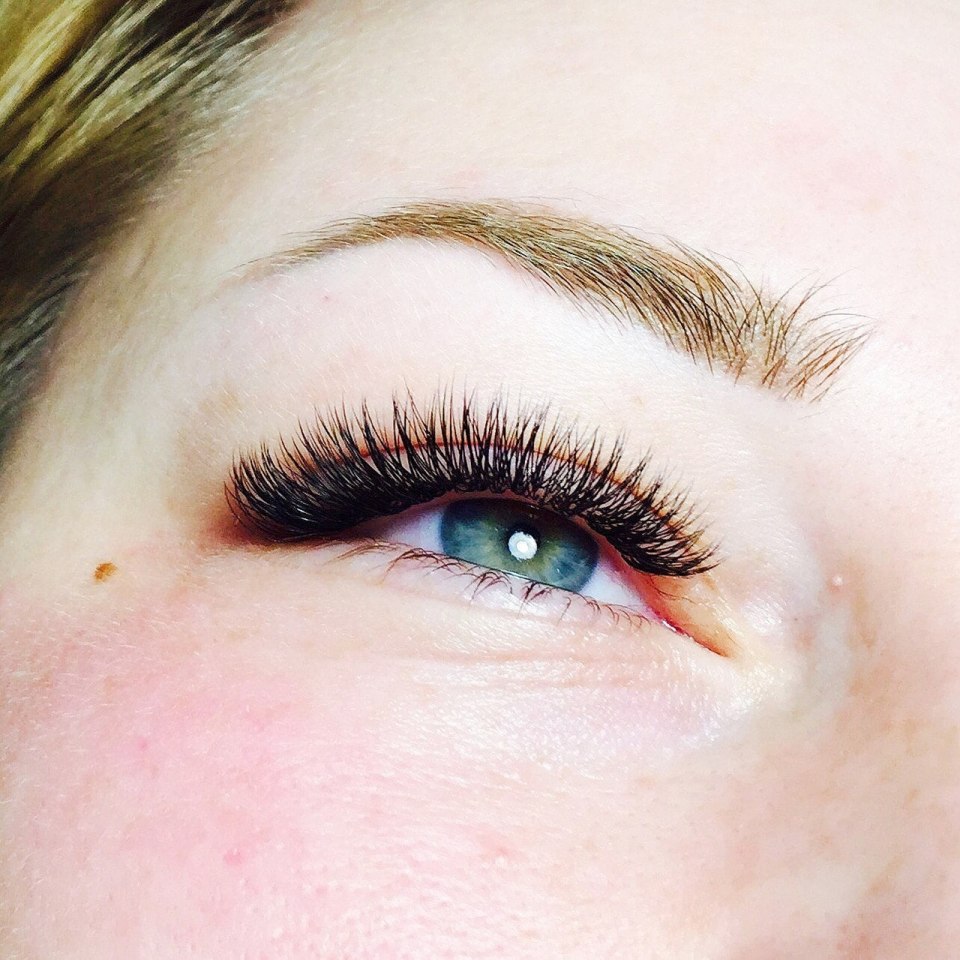 Лисий взгляд наращивание ресниц классика