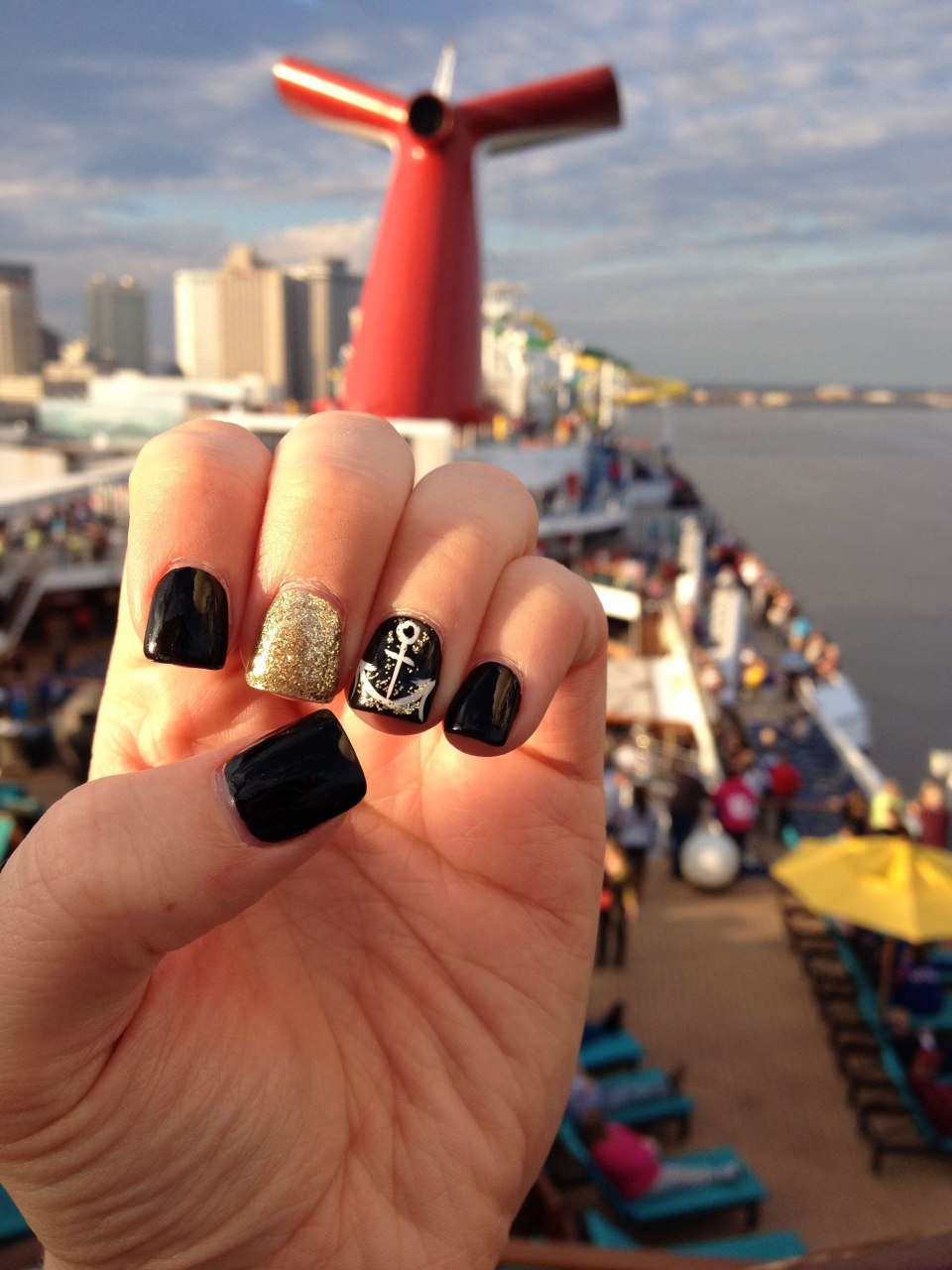 Маникюр в стиле ракушки