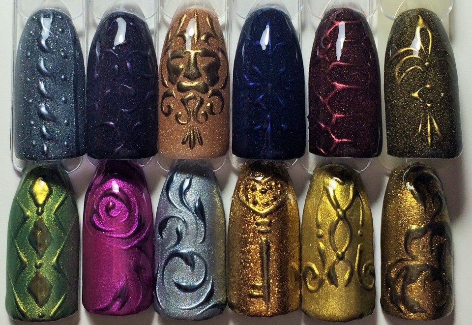 Чеканка золотом на ногтях