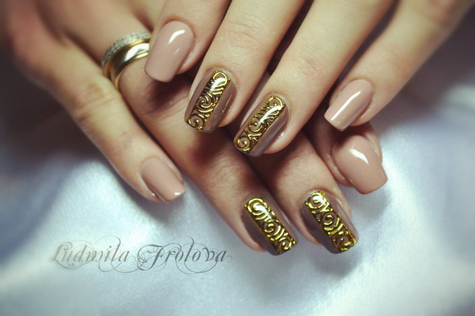 Завитки на ногтях