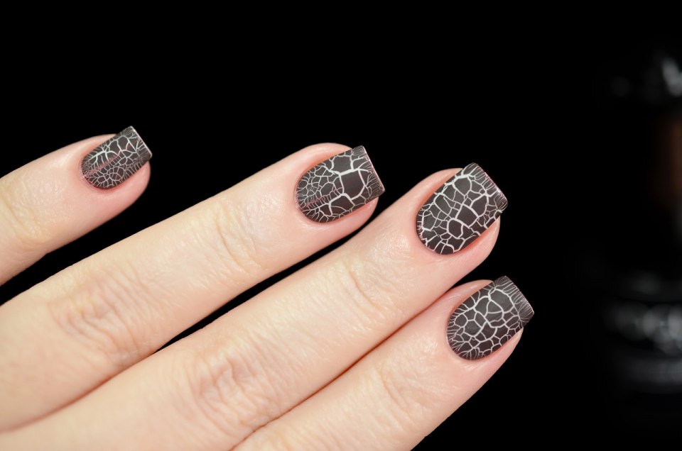 Маникюр со стемпингом