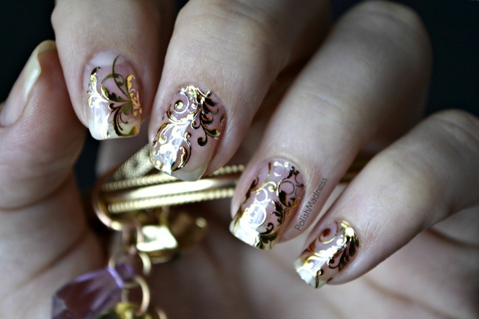 Литье на ногтях