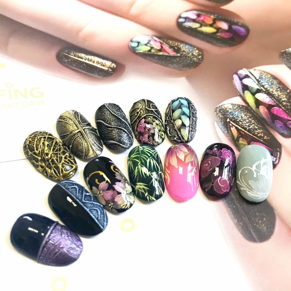 Маникюр камуфляж со стемпингом