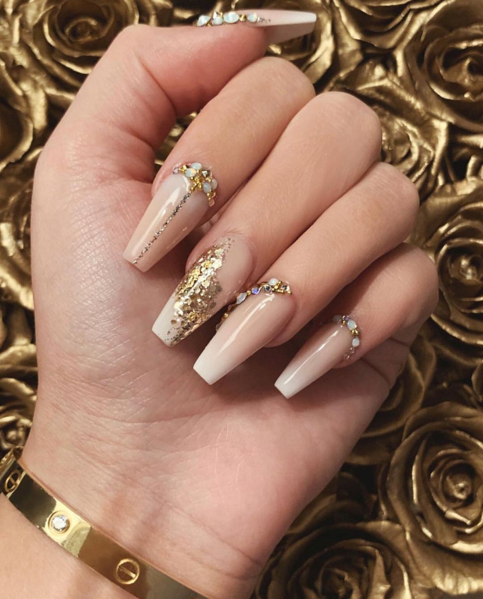 Шикарный маникюр с золотом
