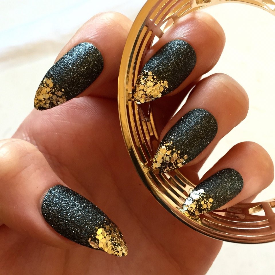 Золотые ногти