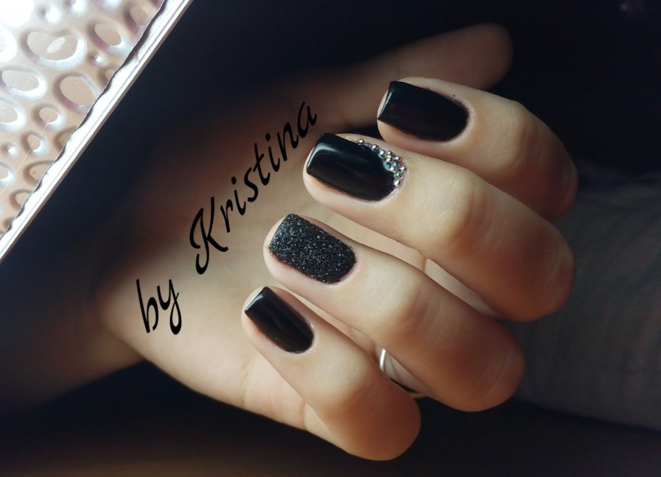 Ногти квадрат черные с надписями