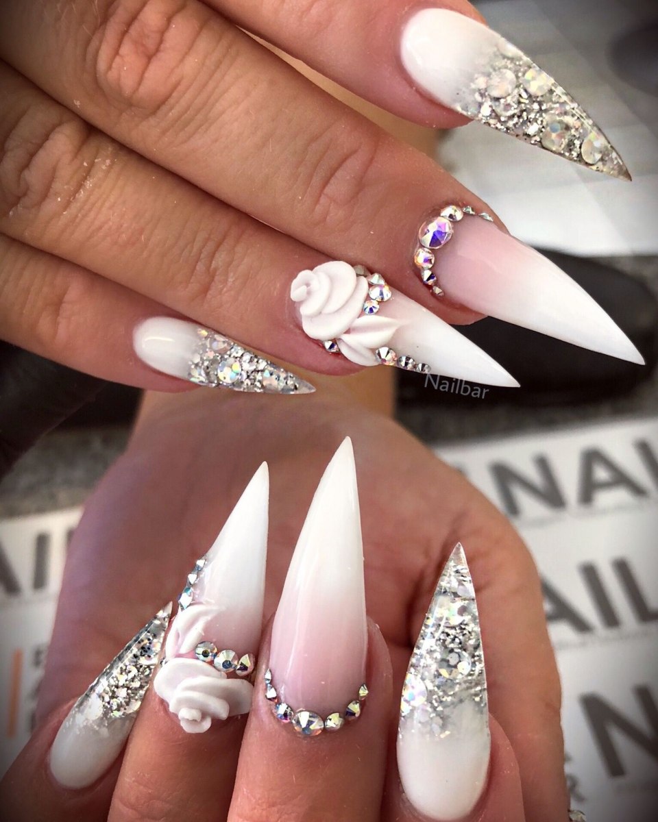 Свадебные ногти острые