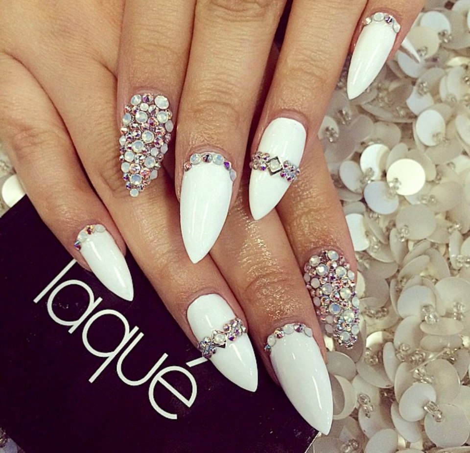 Свадебный френч на острых ногтях