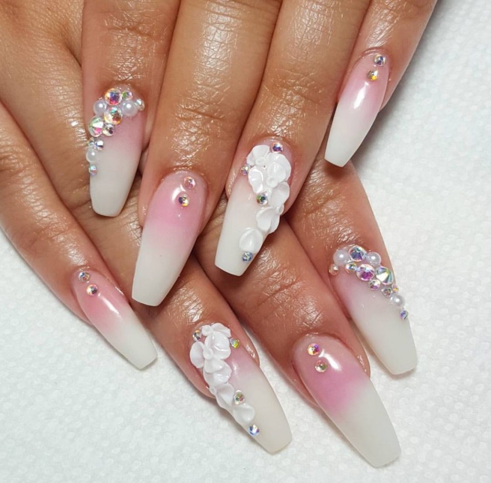 Свадебный маникюр на острые ногти