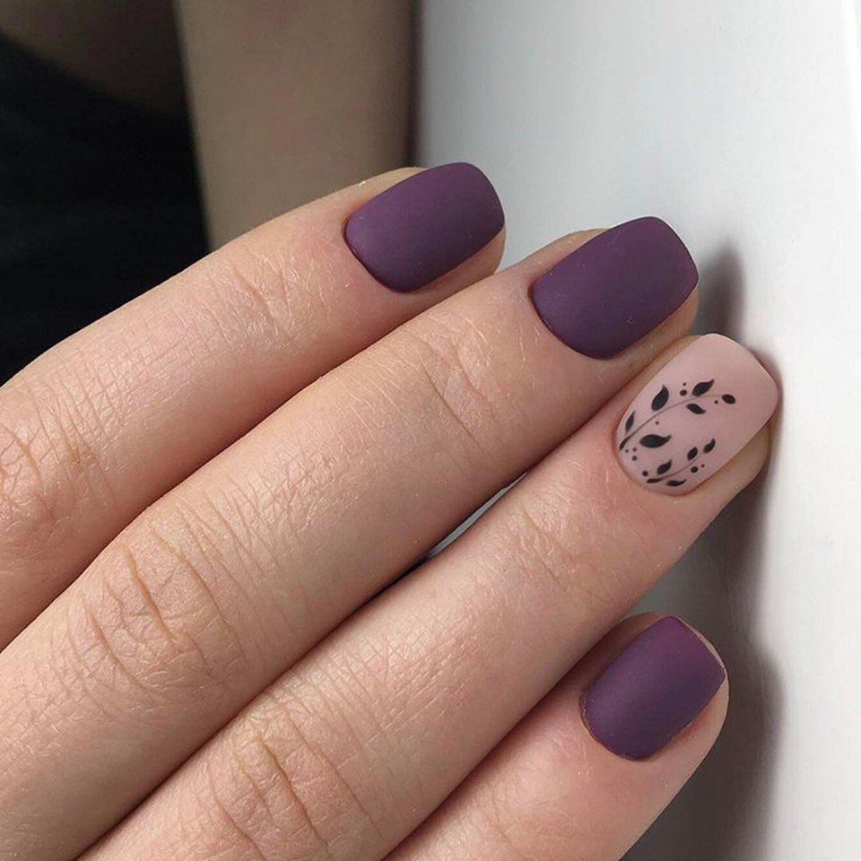 Маникюр на короткие ногти молочного цвета