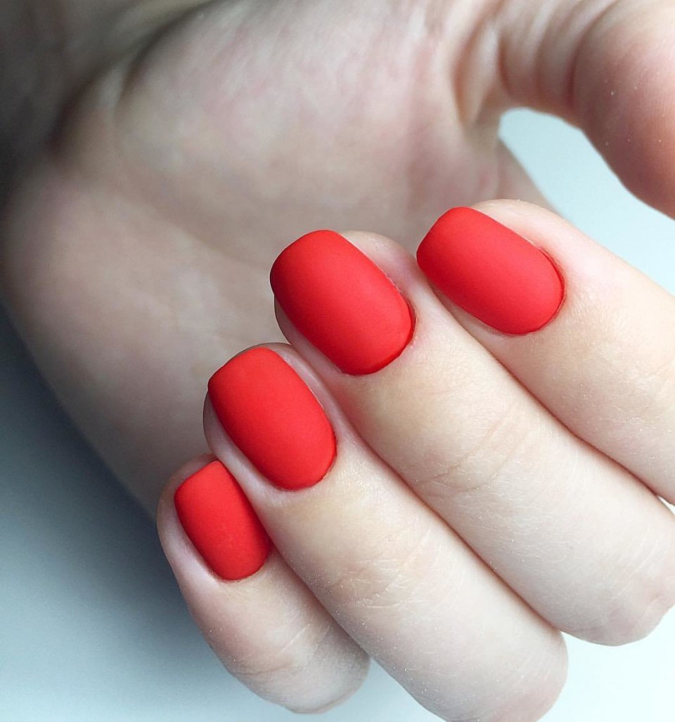 Коасныйматоовый маникюр