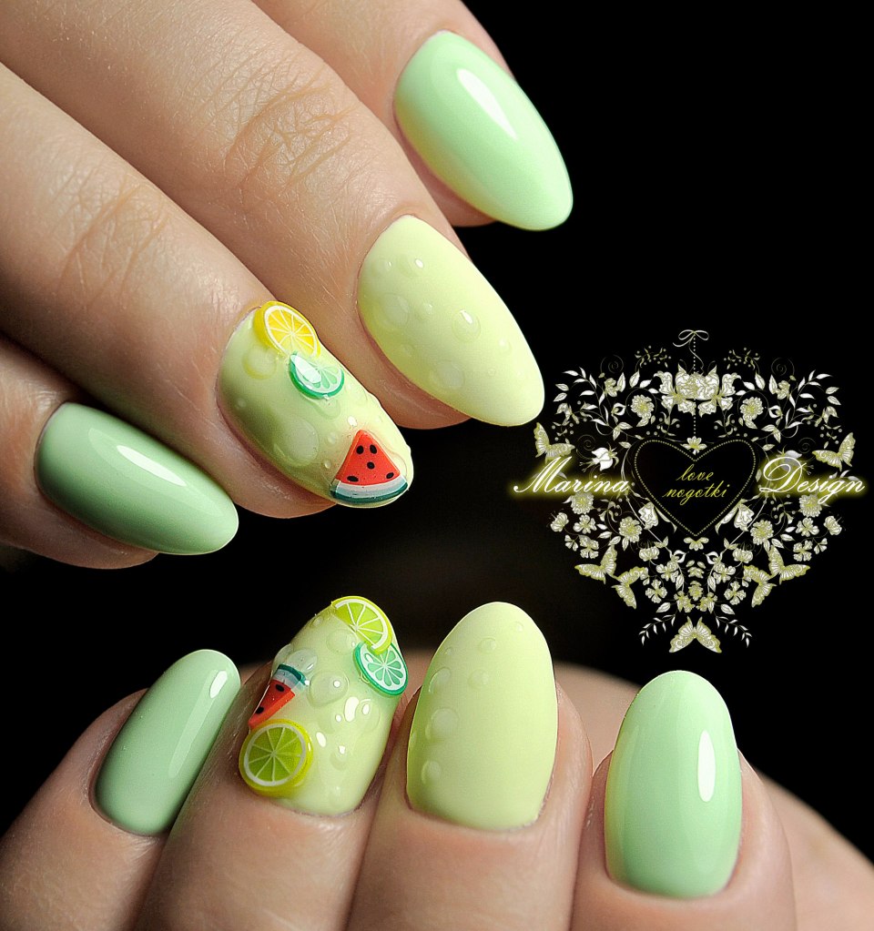 Летний маникюр с капельками