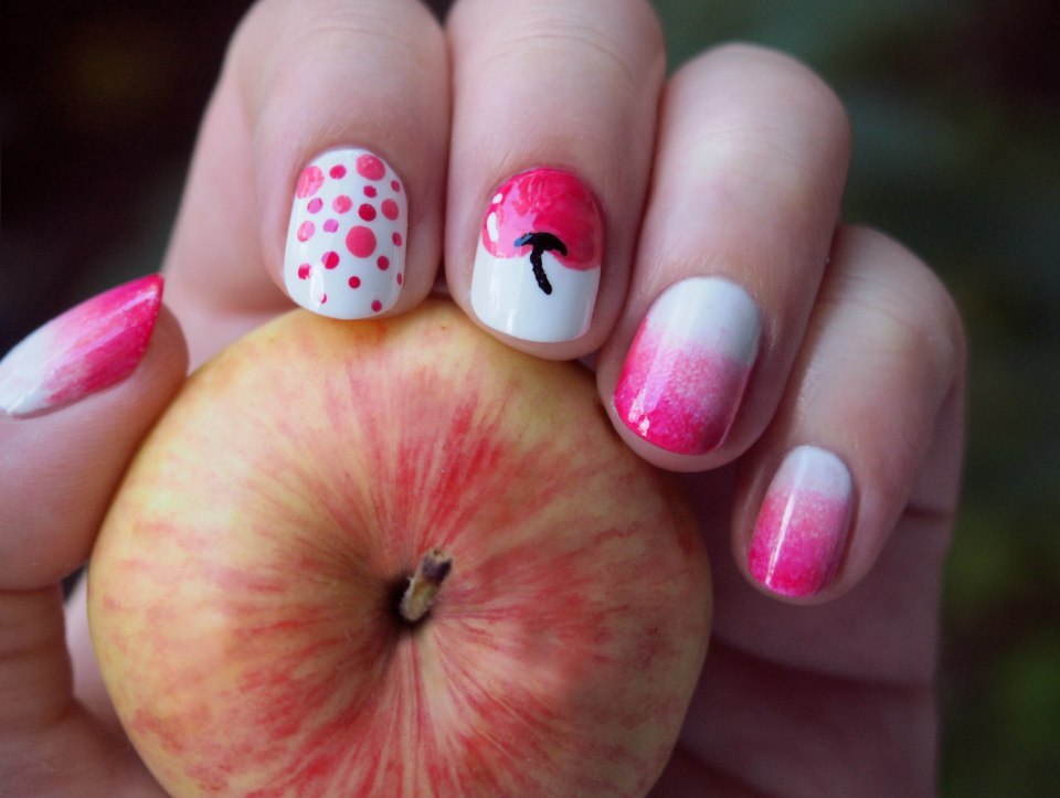 Маникюр на короткие ногти с фруктами