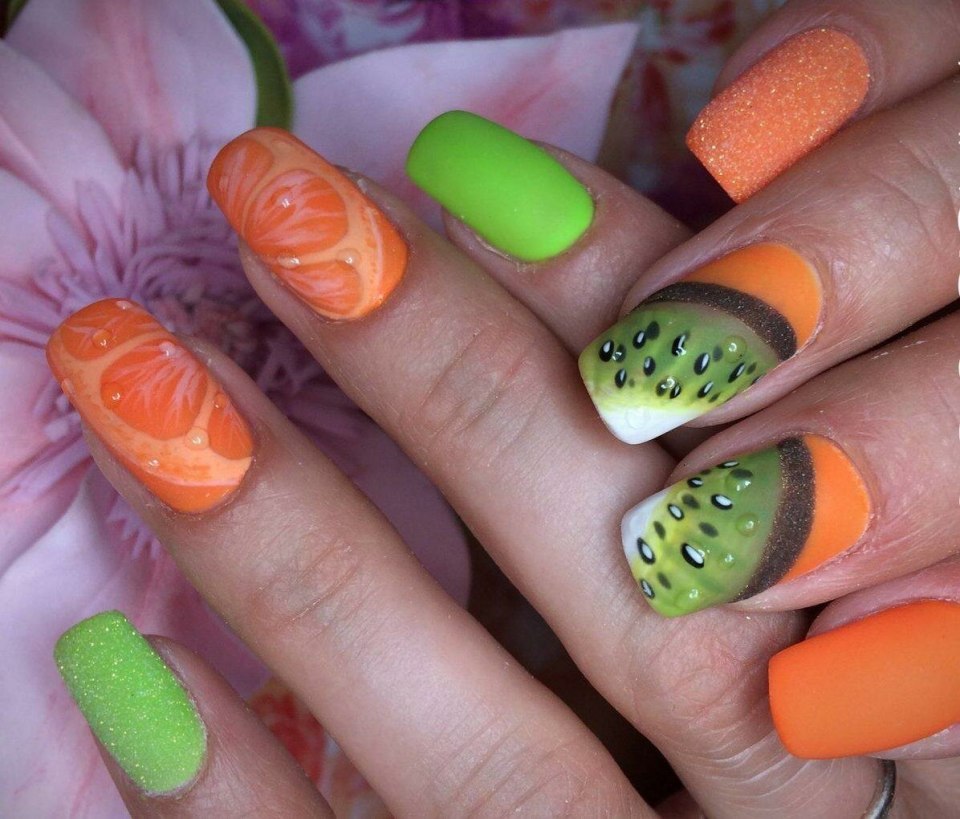 Маникюр с фруктами
