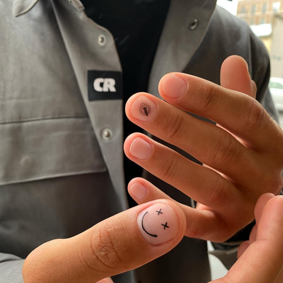 Ногти мужские золотые