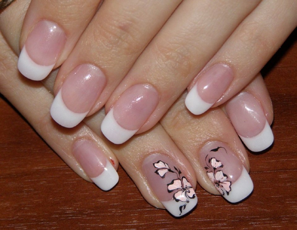 Ногти французский маникюр с рисунком